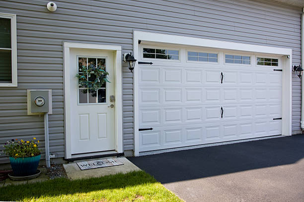 24/7 Emergency Garage Door Panel Replacement experts in Rock Island, IL